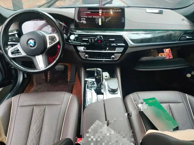 BMW 5 Series — Фото автомобиля 12