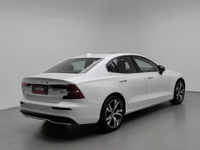 Volvo Volvo S60 2025 B5 Elegance Sport Edition — Фото автомобиля 2