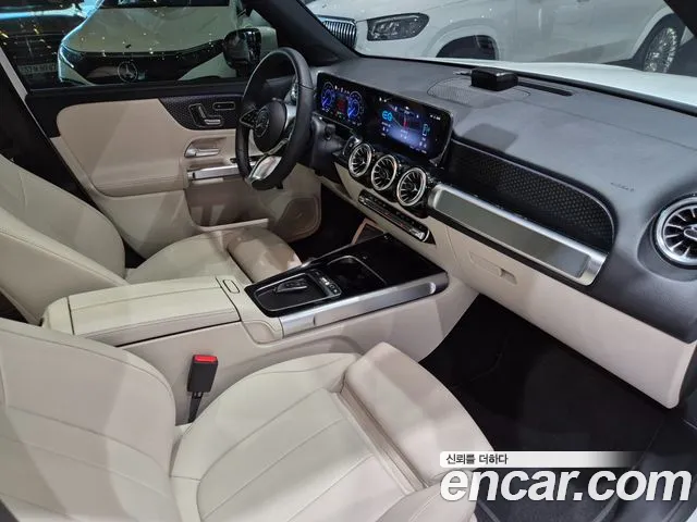 Mercedes-Benz EQB — Фото автомобиля 18