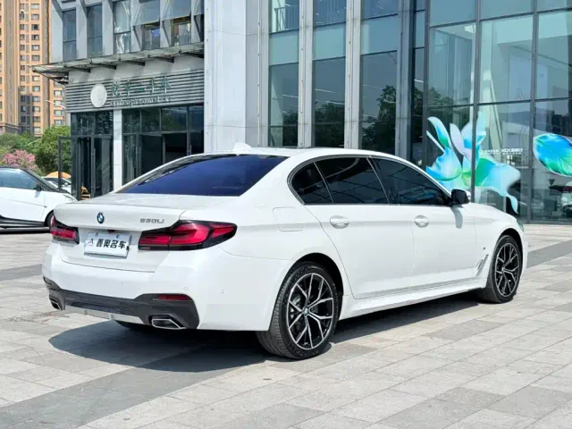 BMW 5 Series — Фото автомобиля 7