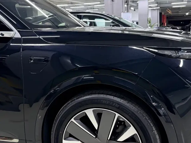 Li Auto L8 — Фото автомобиля 3