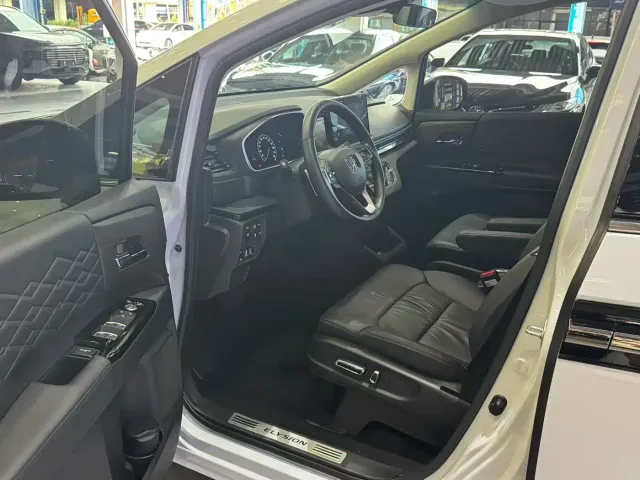 Honda Elysion — Фото автомобиля 7
