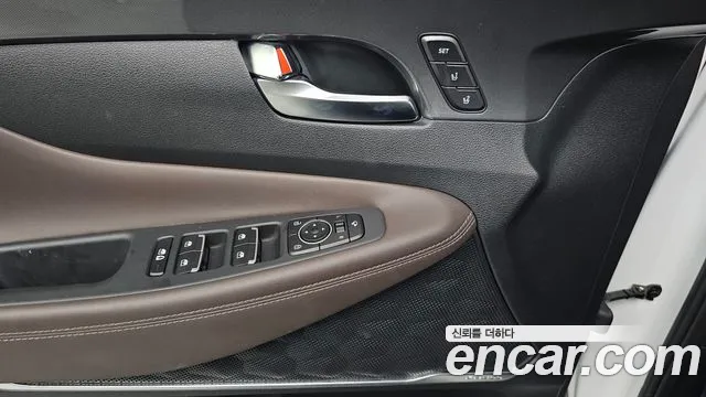 Hyundai Santafe — Фото автомобиля 18
