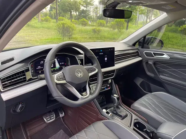 Volkswagen Tiguan L — Фото автомобиля 17