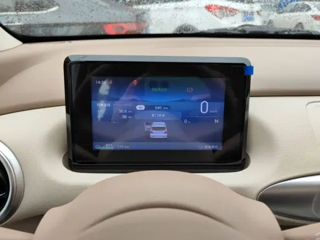 Wuling Hongguang Mini EV — Фото автомобиля 11