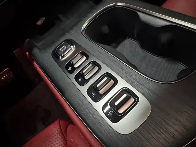 Xiaomi SU7 — Фото автомобиля 10