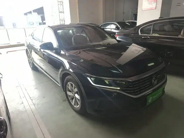 Volkswagen Passat — Фото автомобиля 3