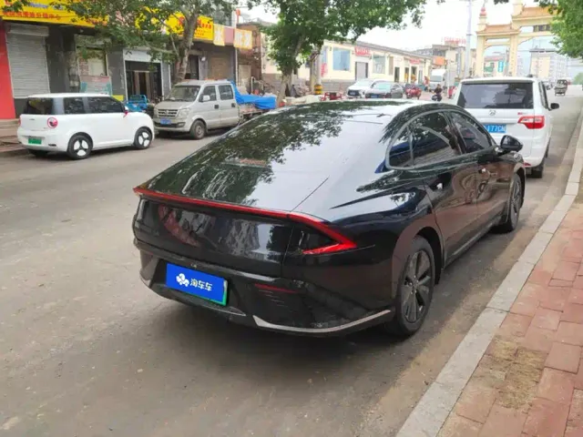 Wuling Starlight — Фото автомобиля 3