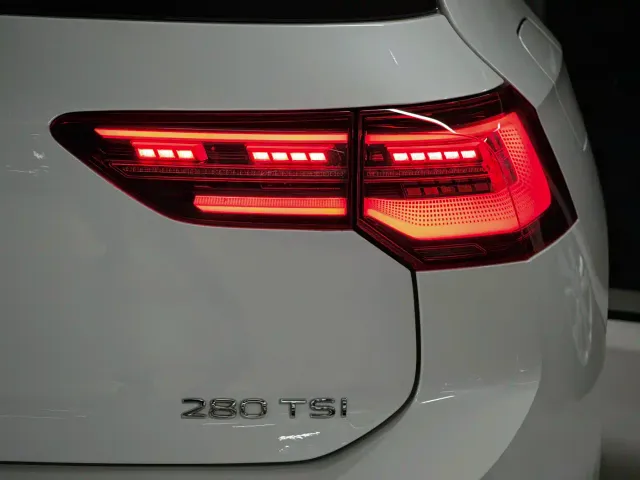 Volkswagen Golf — Фото автомобиля 22