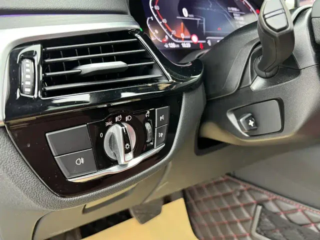 BMW 5 Series — Фото автомобиля 30