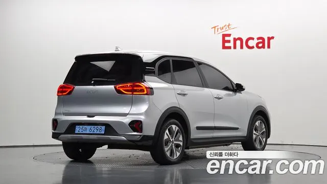Фотография автомобиля — Kia Niro
