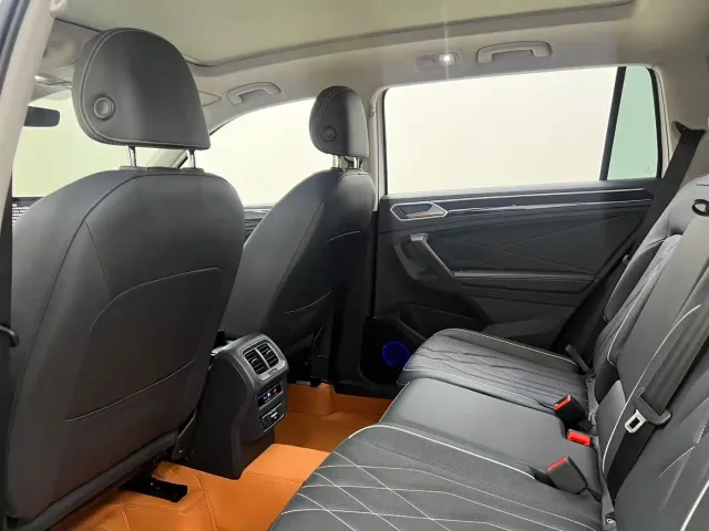 Volkswagen Tiguan L — Фото автомобиля 24