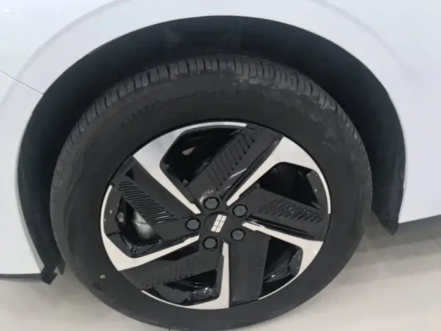 Geely Galaxy L6 — Фото автомобиля 22