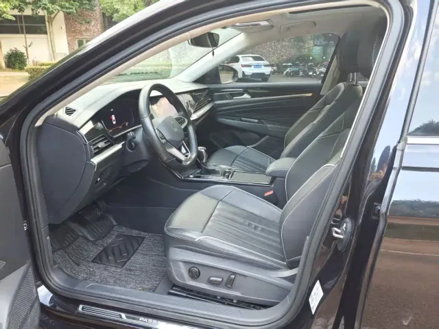 Volkswagen Passat — Фото автомобиля 6