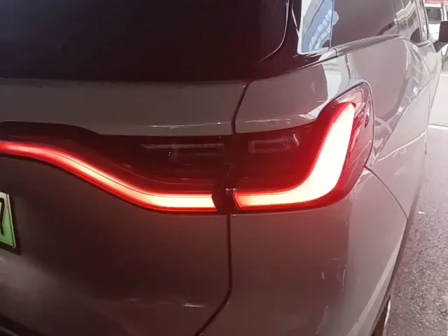Nio ES8 — Фото автомобиля 7