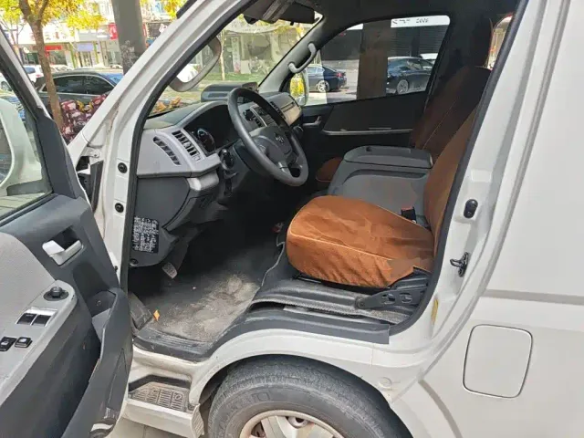 Foton Fengjing G7 — Фото автомобиля 17