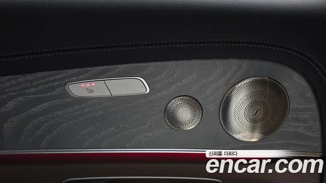 Mercedes-Benz E-Class — Фото автомобиля 28