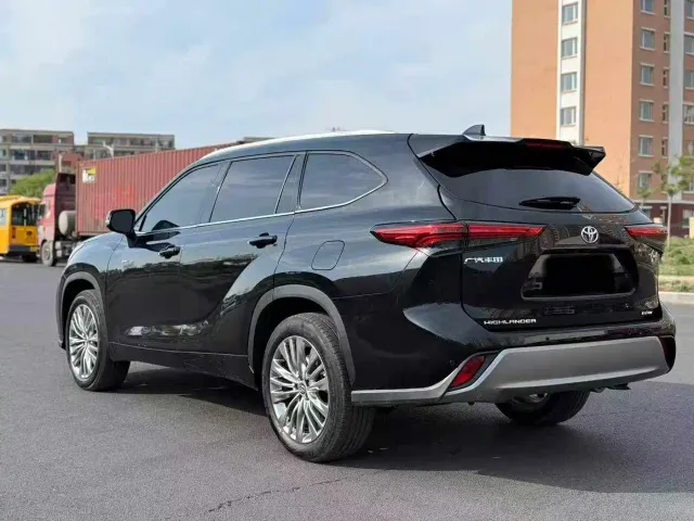 Toyota Highlander — Фото автомобиля 9