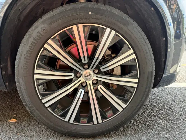 Volvo XC90 — Фото автомобиля 17