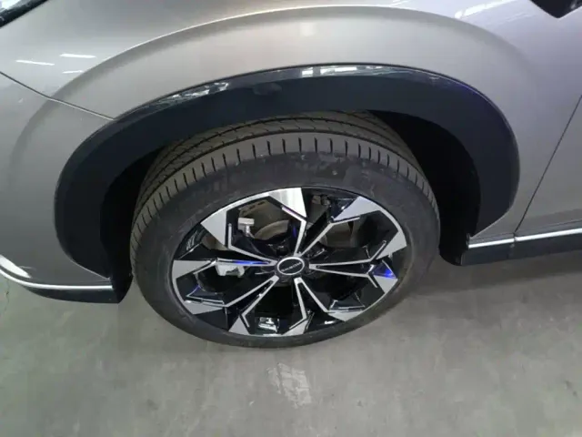 Roewe RX5 — Фото автомобиля 22