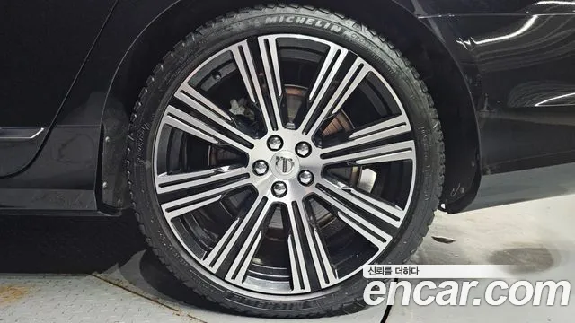 Вольво S90 — Фото автомобиля 21