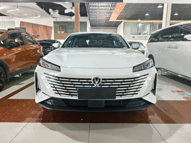 Changan Eado — Фото автомобиля 2