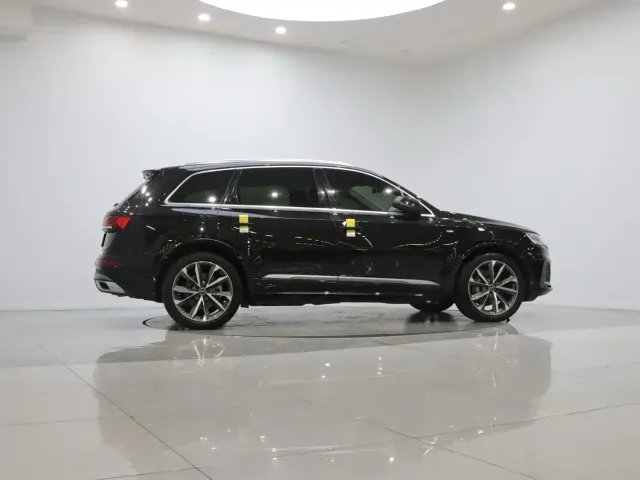 Audi Q7 — Фото автомобиля 7