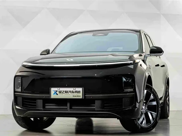 Li Auto L8 — Фото автомобиля 3