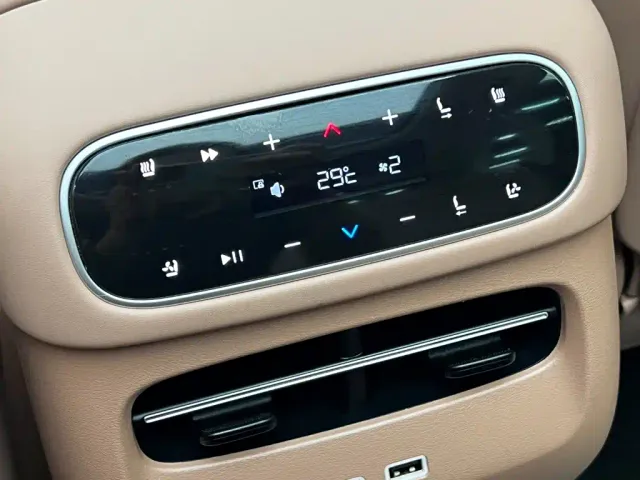 Leapmotor C11 — Фото автомобиля 20
