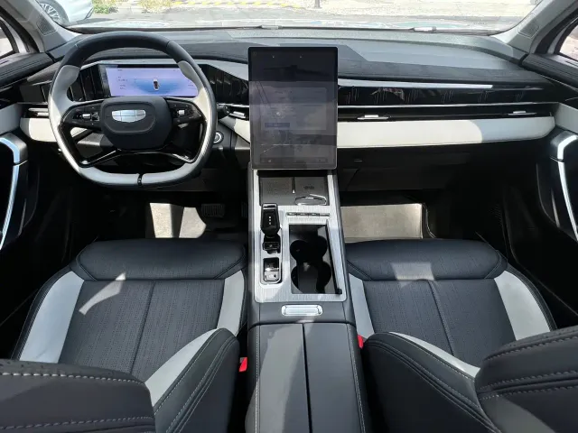 Geely Boyue L — Фото автомобиля 13