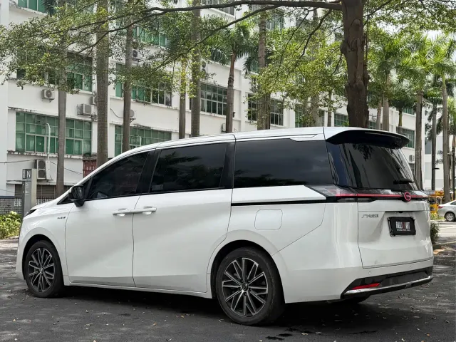 GAC Trumpchi E8 — Фото автомобиля 5