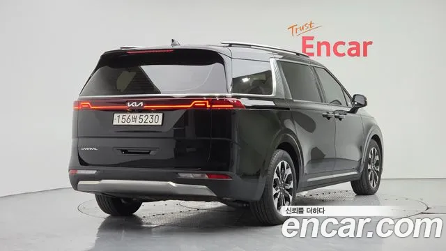 Kia Canival — Фото автомобиля 2