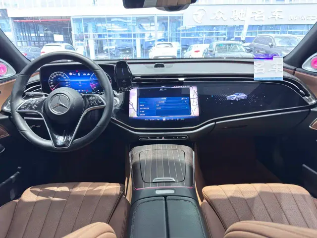 Mercedes-Benz E-Class — Фото автомобиля 8