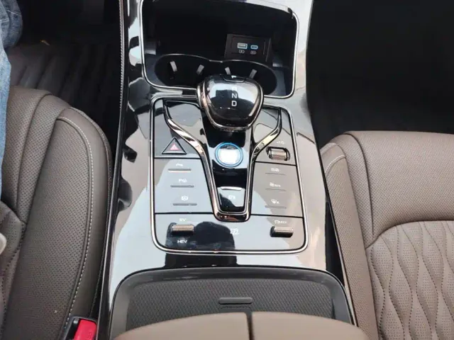 BYD Han 2025 DM-i Smart Drive Edition 125KM Premium — Фото автомобиля 16