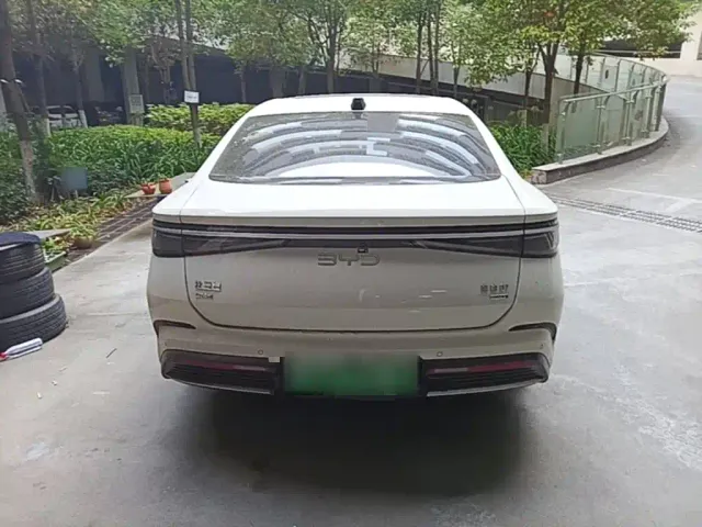 BYD Seal 07 DM-i — Фото автомобиля 5