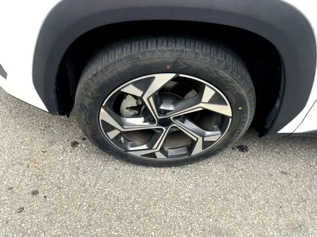 Geely Boyue L — Фото автомобиля 22