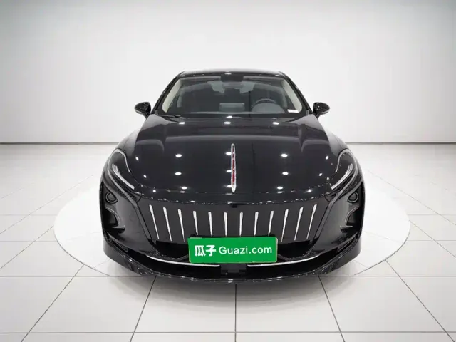 Hongqi E-QM5 — Фото автомобиля 2
