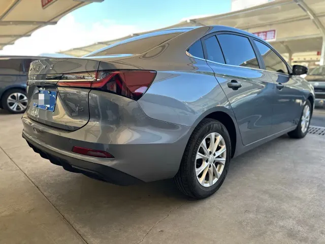 Roewe i5 — Фото автомобиля 15