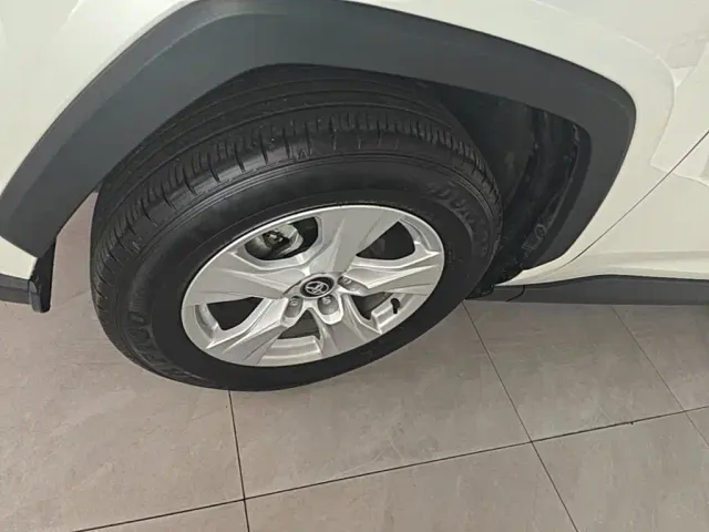 Toyota RAV4 — Фото автомобиля 22