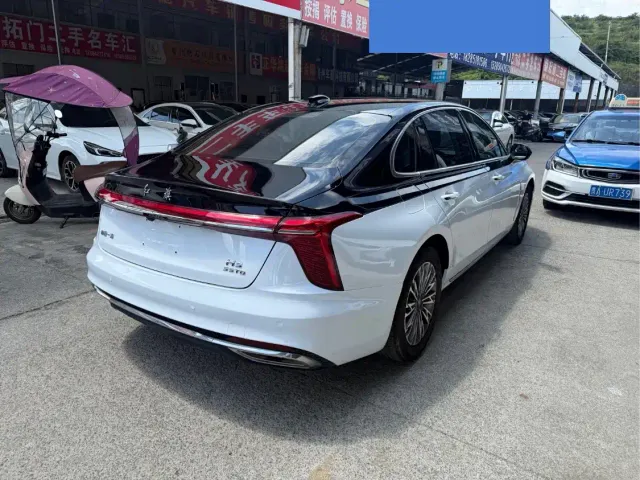 Hongqi H5 — Фото автомобиля 7