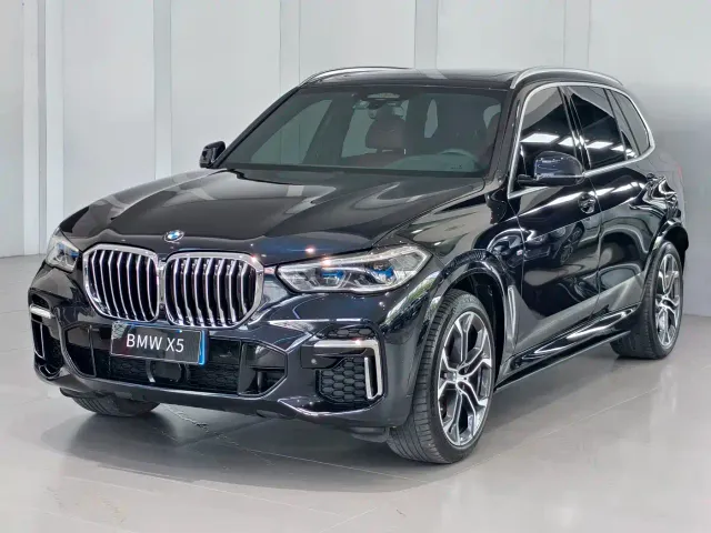 Фотография автомобиля — BMW X5