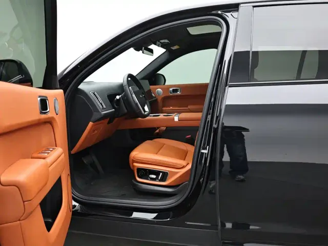 Li Auto L7 — Фото автомобиля 10