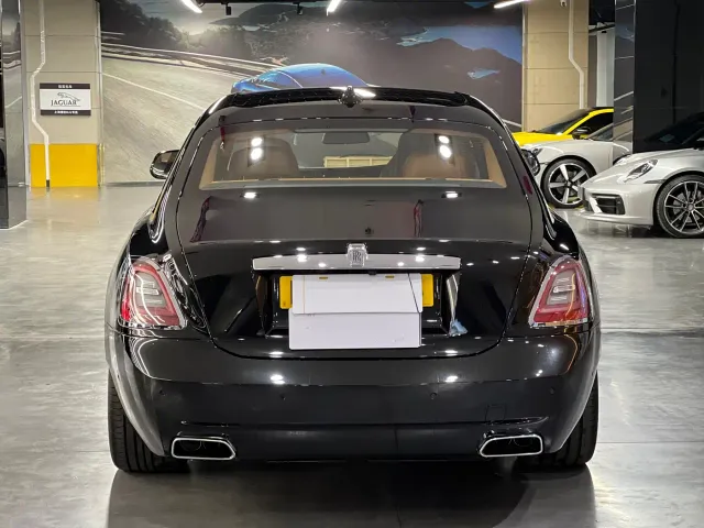 Rolls-Royce Ghost — Фото автомобиля 5