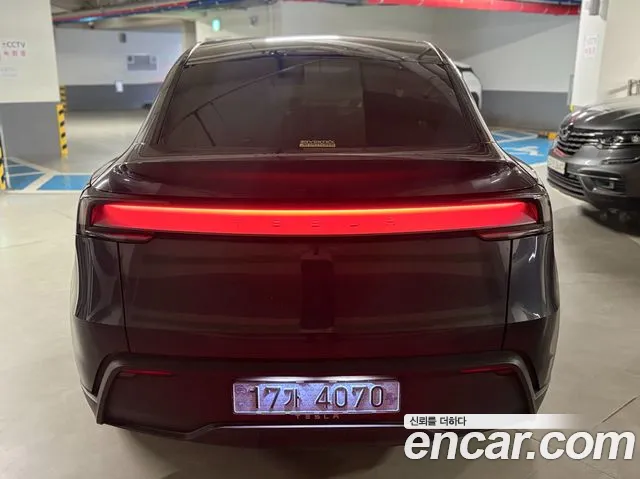 Фотография автомобиля — Tesla Model Y