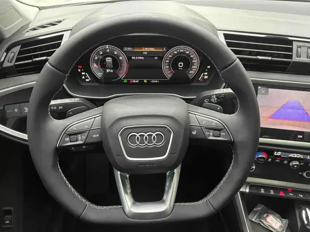 Audi Q3 — Фото автомобиля 8