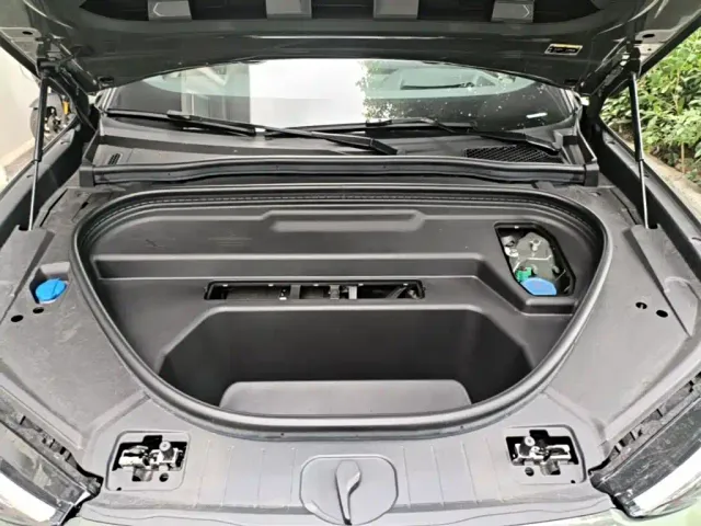 Audi Q6L e-tron — Фото автомобиля 19