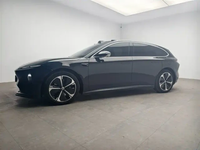 Nio ET5 Touring — Фото автомобиля 2