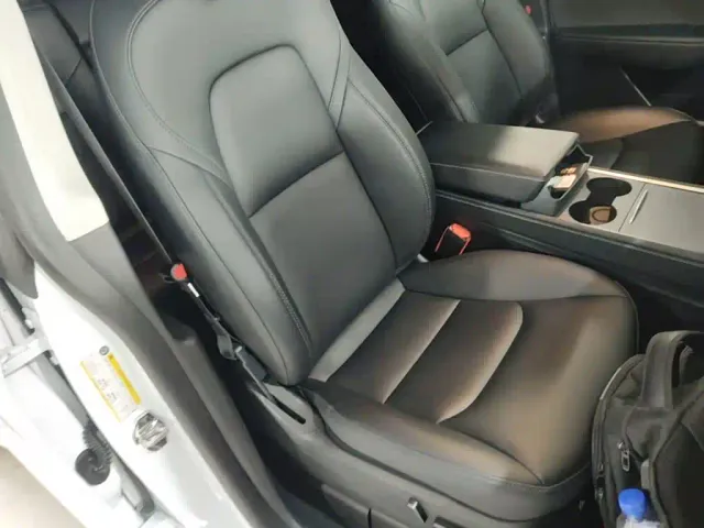 Tesla Model Y — Фото автомобиля 24