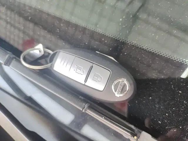 Nissan Tiida — Фото автомобиля 8