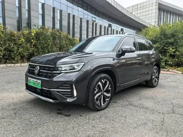 Фотография автомобиля — Volkswagen Tayron GTE Plug-in Hybrid